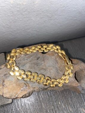 Vintage VENUE Gold Tone Links Bracelet